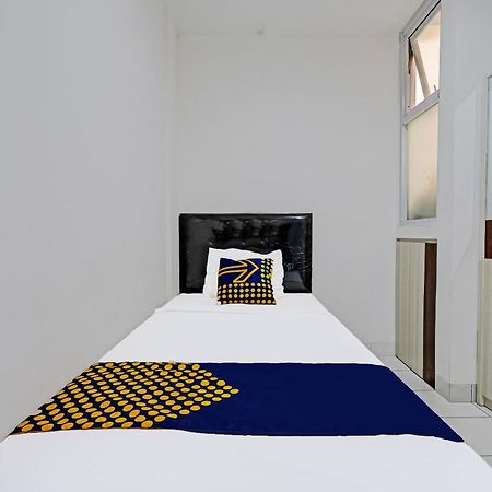 Super Oyo 2190 Alamanda 7 Syariah Бандунг Экстерьер фото