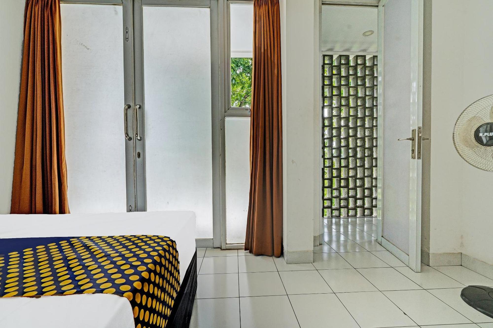 Super Oyo 2190 Alamanda 7 Syariah Бандунг Экстерьер фото
