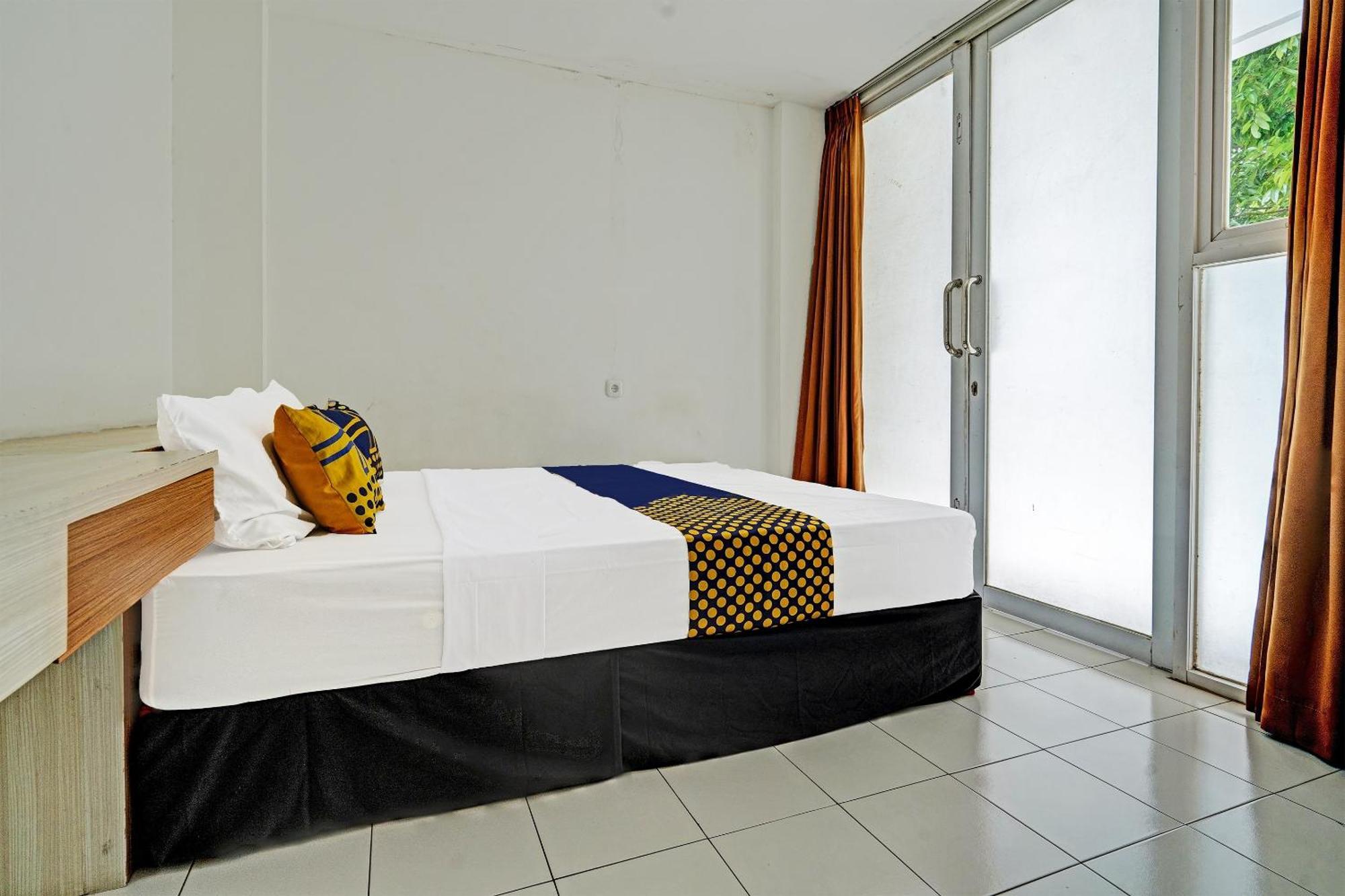 Super Oyo 2190 Alamanda 7 Syariah Бандунг Экстерьер фото